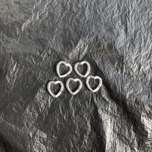 Hollow Silver heart (Not for sale, only for display) - resinsgift