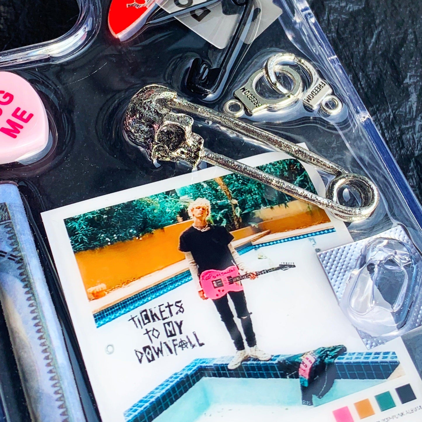 MGK Ablue cover - resinsgift