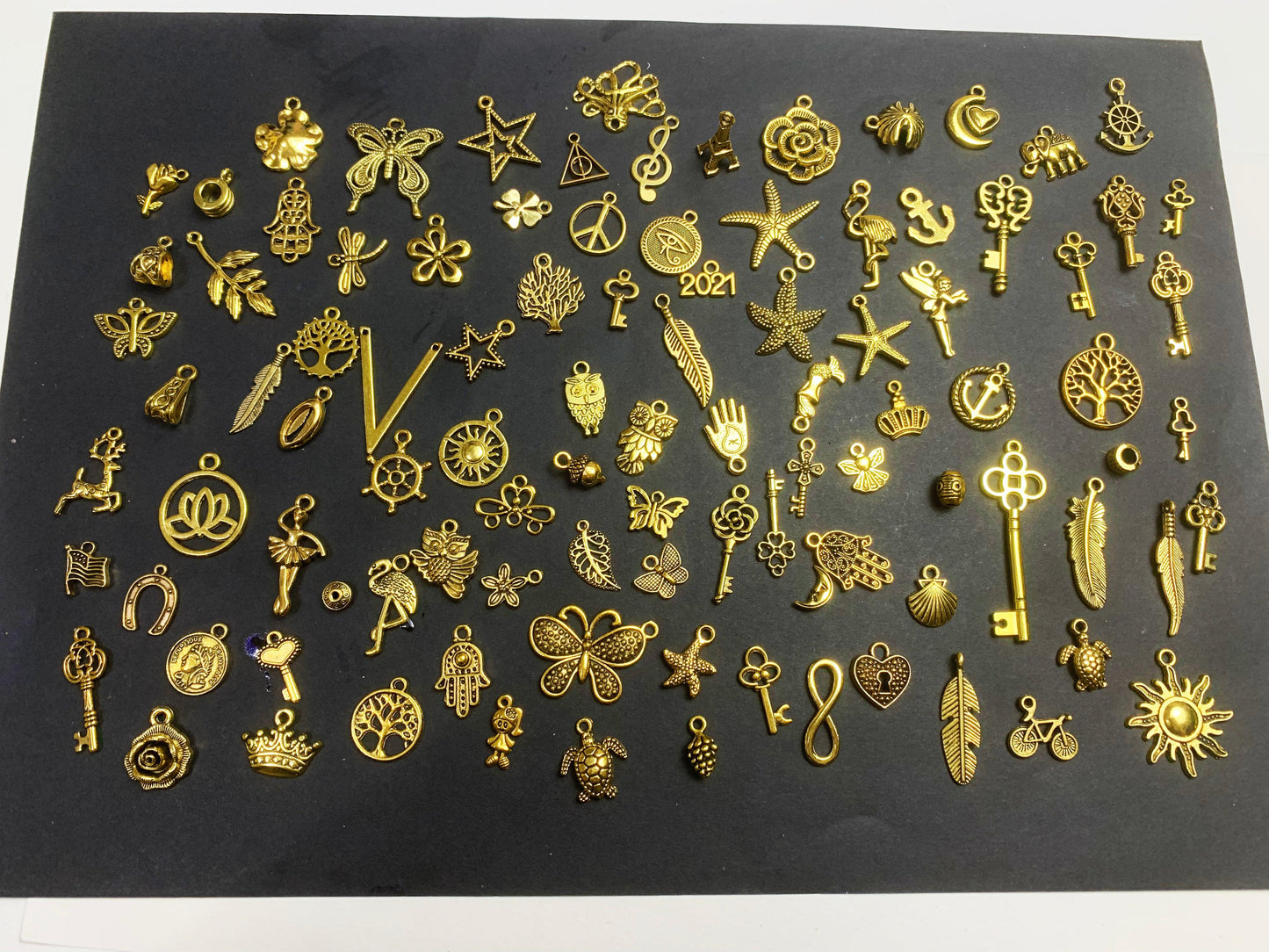 Gold accessories (Not for sale, only for display)